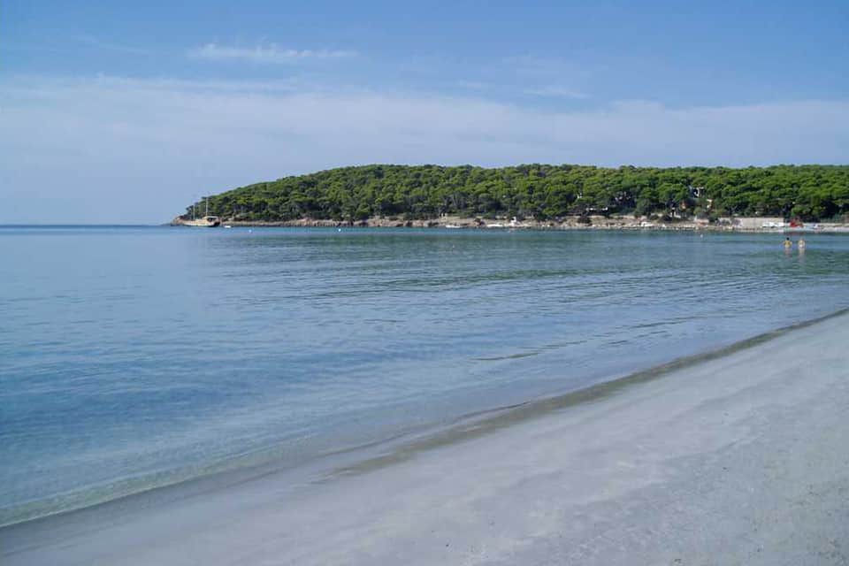 La primera playa de Porto Pino con sus aguas transparentes